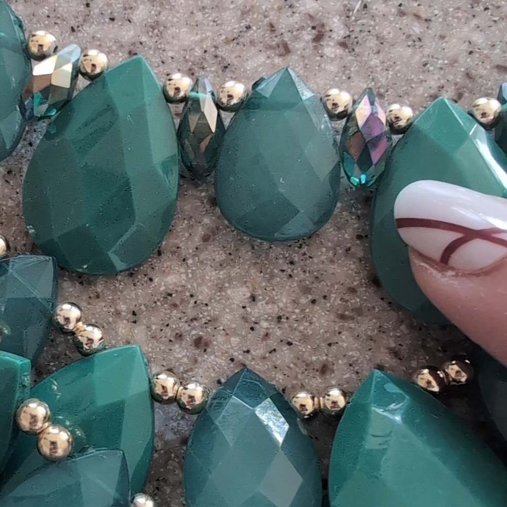 Vintage MULTI STRAND LAYERED NECKLACE Green cluster GOLD TONE JEWELRY - Picture 5 of 11